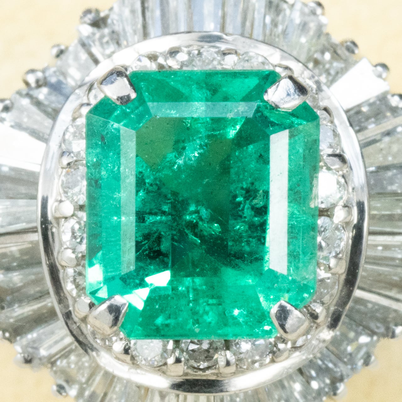 昭和ジュエリー エメラルド ダイヤモンド リング Pt900 1.79ct 1.4ct バレリーナセッティング ヴィンテージ 昭和レトロ MOR00698