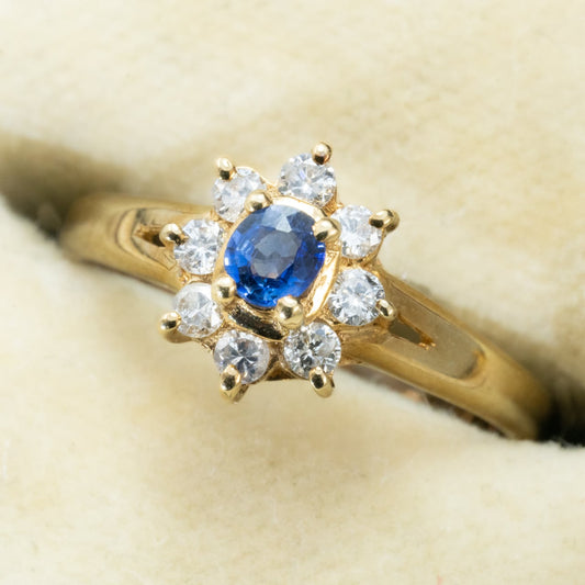 ヴィンテージジュエリー 服部時計店 K18  サファイア 0.17ct  ダイヤモンド 0.2ct クラスター 小花デザイン ゴールド リング 〜楚々とした高原の花のような優しさ〜OKR00245