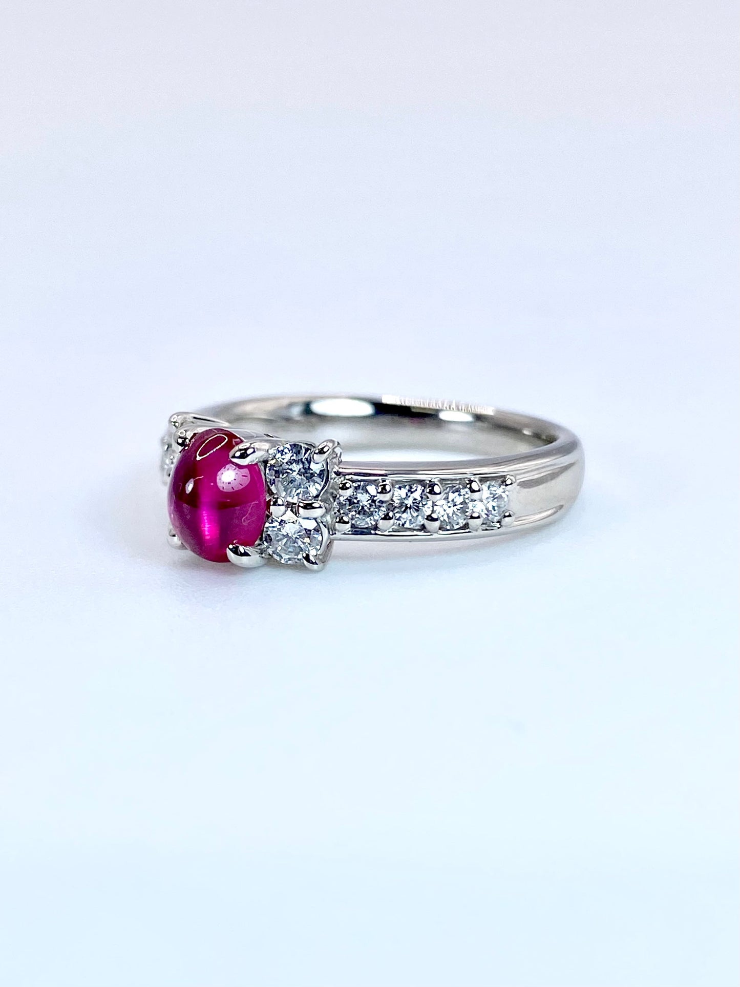 【夏季全体SALE（ジュエリー）~7/31】ルビー（キャッツアイ風）0.71ct / ダイヤモンド 計0.50ct  Pt900 リング 11号【リフレッシュメント(新品仕上げ・補修・洗浄等済)】【3日以内返品可（※カード/キャリア決済の場合）】