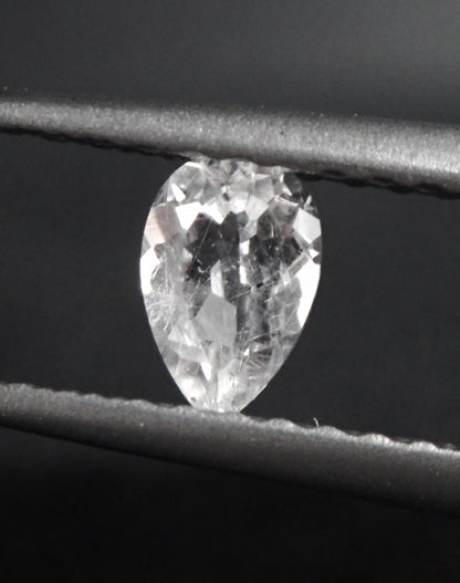 フェナカイト 0.21ct ルース ペアシェイプ 2枚目