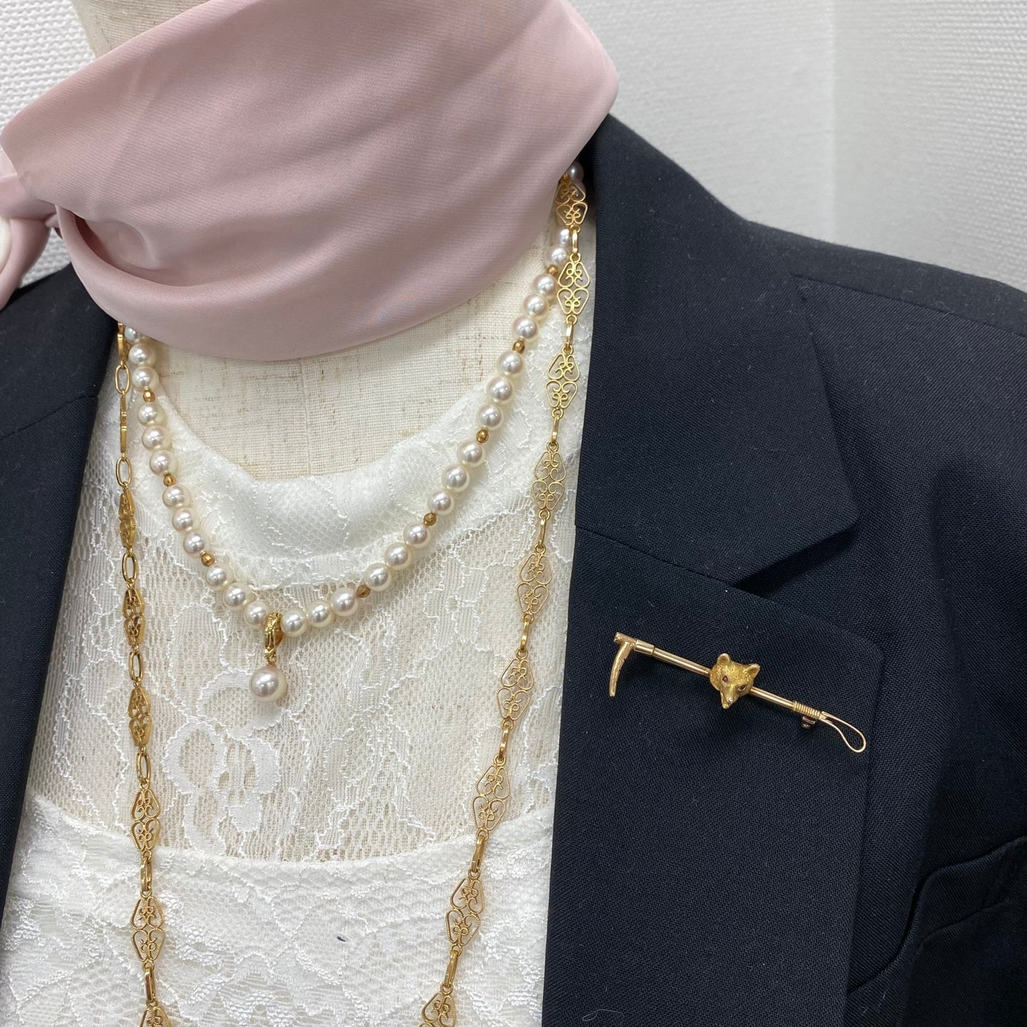 アンティークジュエリー fox brooch  K15イギリス キツネ アンティークブローチ お目目が可愛い ルビーDBR00114