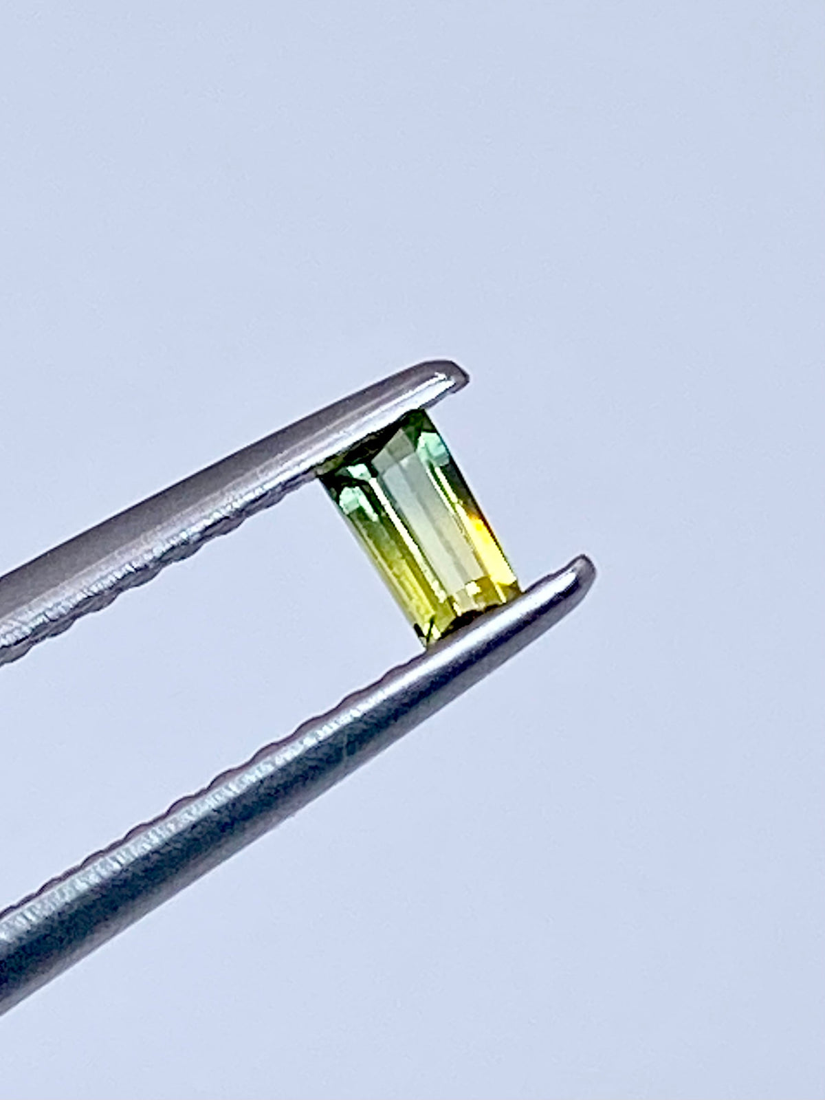 バイカラーサファイア 0.135ct ルース