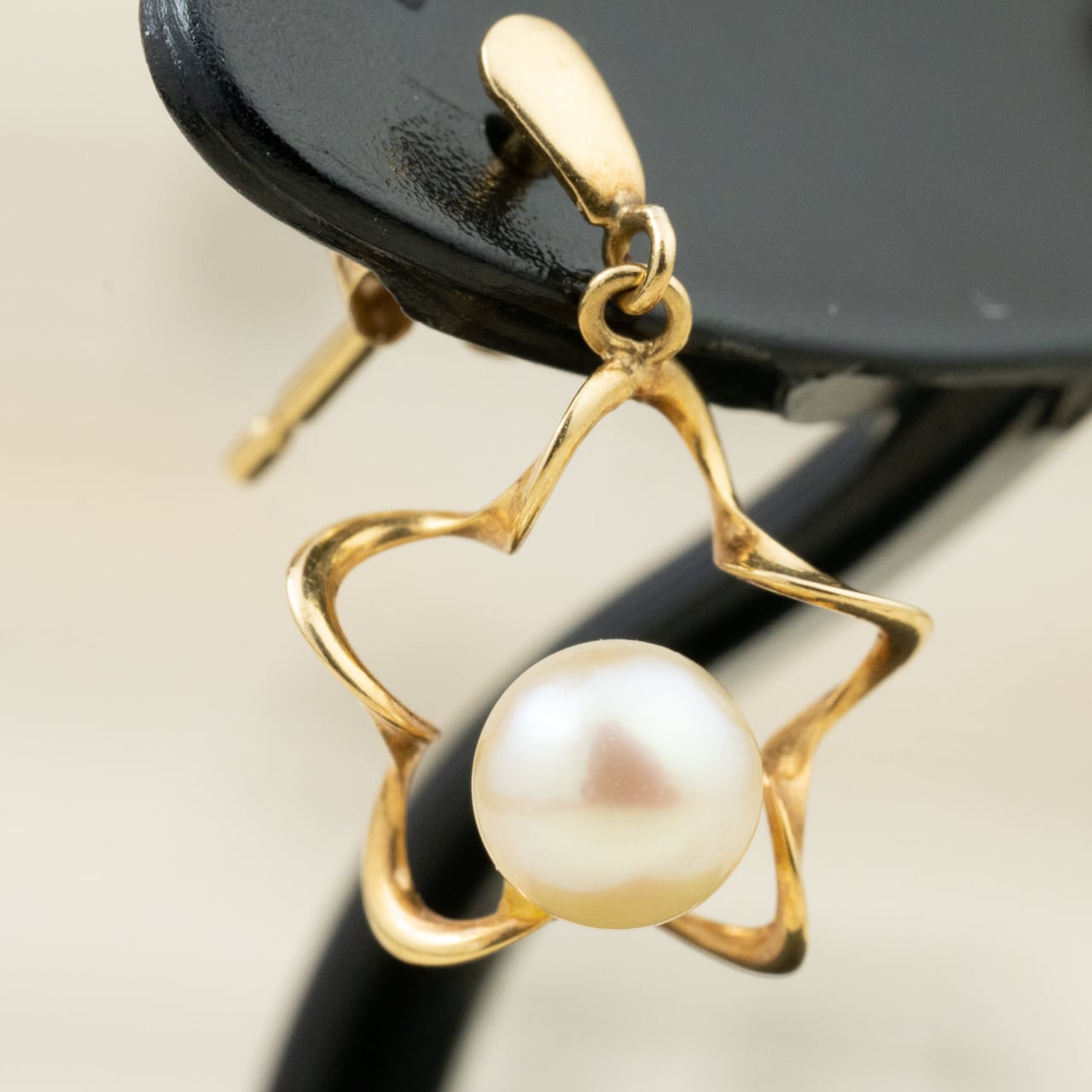 K18 パールピアス 星形でレトロなデザインが可愛いアイテム☆美しい真珠は4.3mm MOE00069
