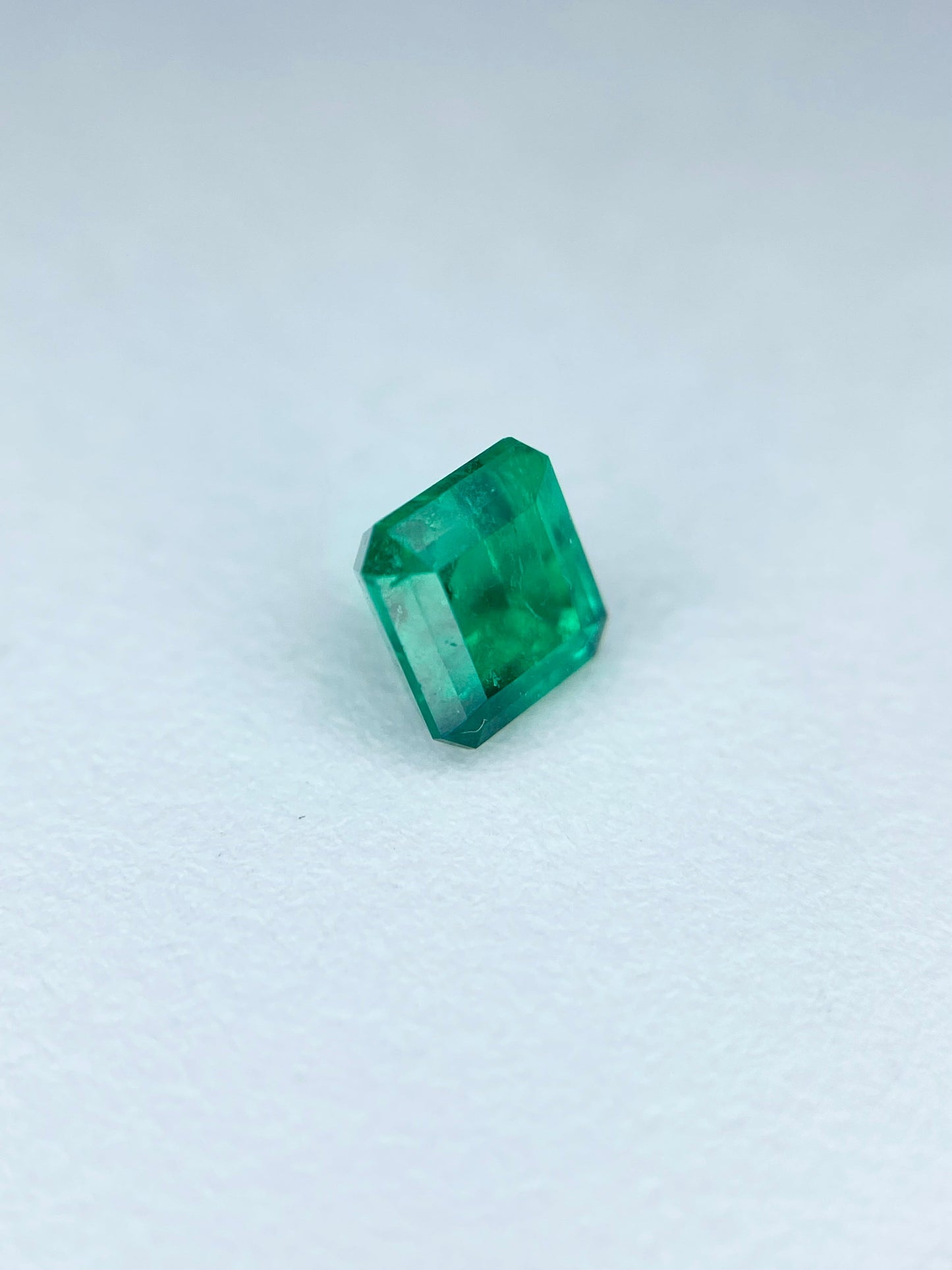 エメラルド 0.36ct ルース 3枚目