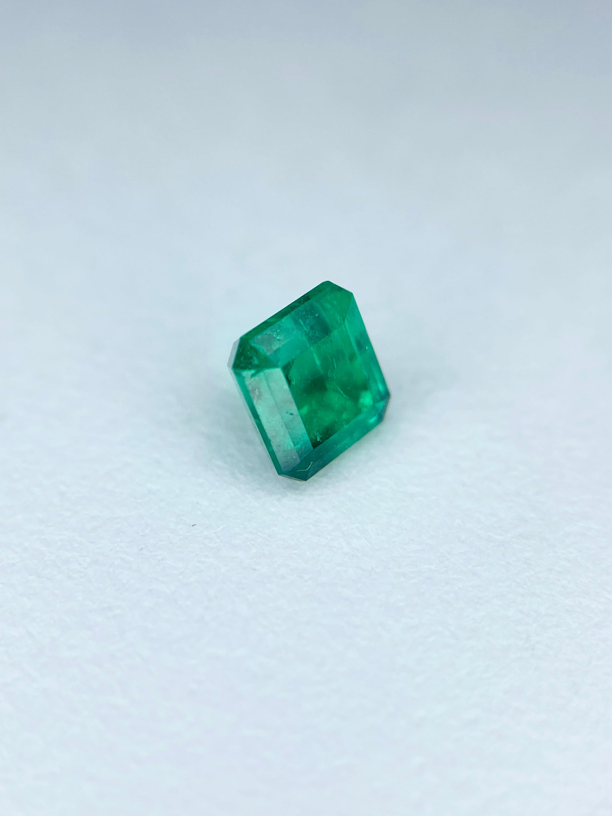 エメラルド 0.36ct ルース 3枚目