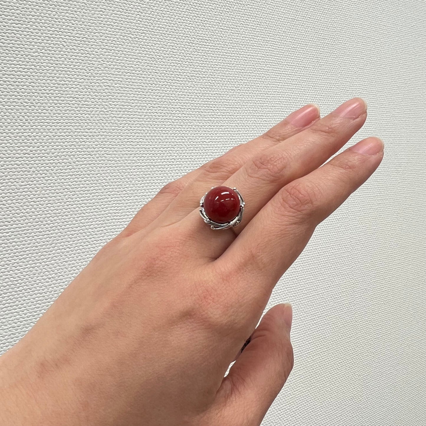 昭和レトロ 昭和ジュエリー ヴィンテージ デラックス デザイン 大粒 赤珊瑚 コーラル 12.1mm Pt900 〜花弁の様な透かし〜  OKR00074
