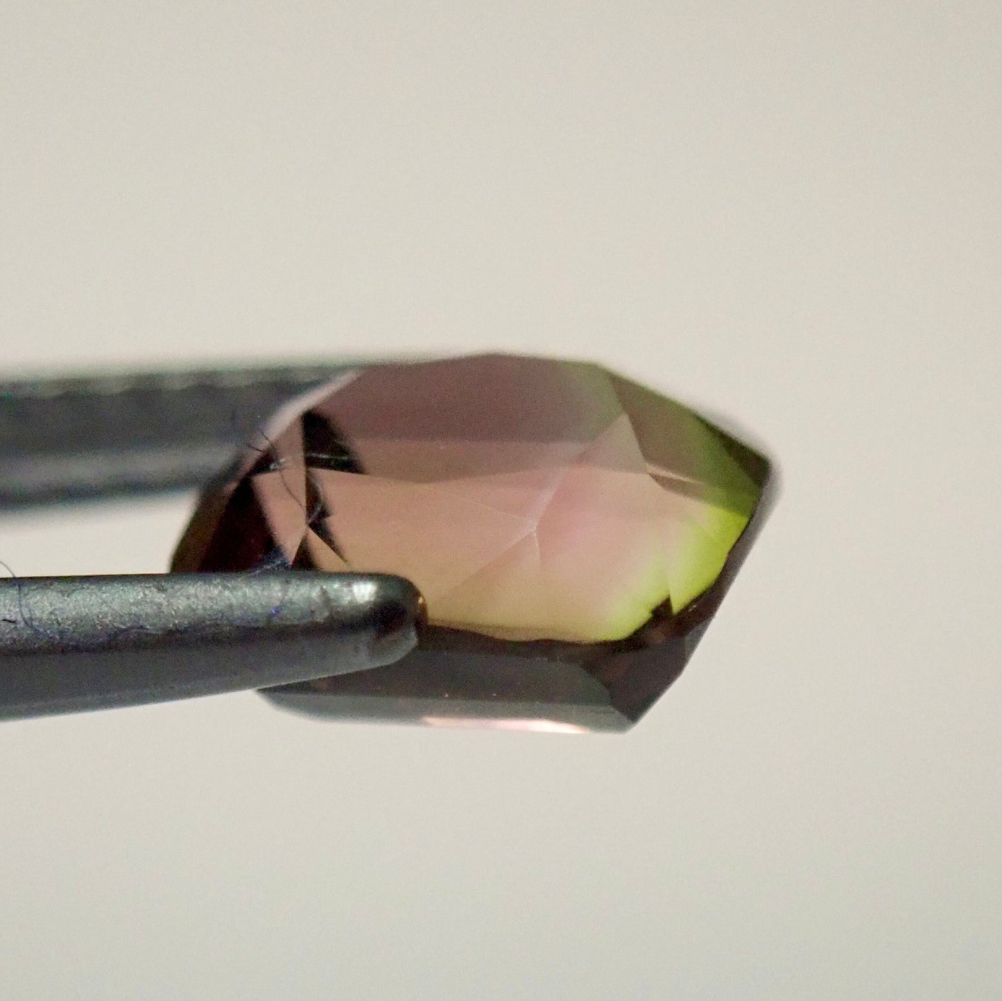 落ち着きのあるウォーターメロンカラー トルマリンルース1.15ct 2枚目
