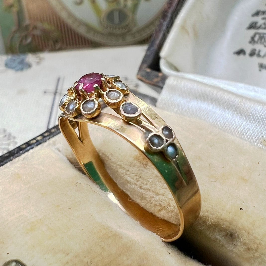 アンティークジュエリー フランス アンティーク リング K18 ルビー パール 1900年頃 ベルエポック 鷲の頭 DR00579
