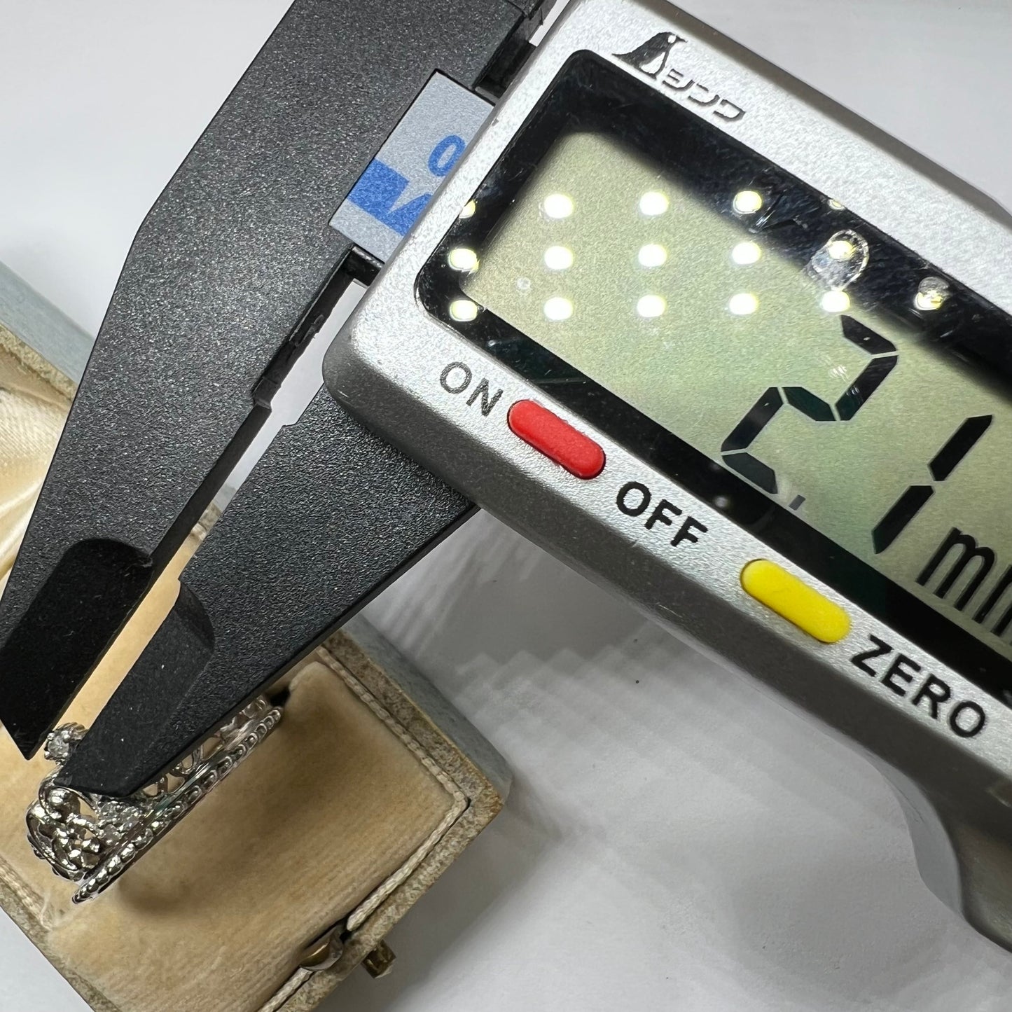 レトロ ゴージャス ダイヤモンドリング Pt900 ティアラモチーフ 透かしデザイン 日本ヴィンテージ 指輪 MOR00509