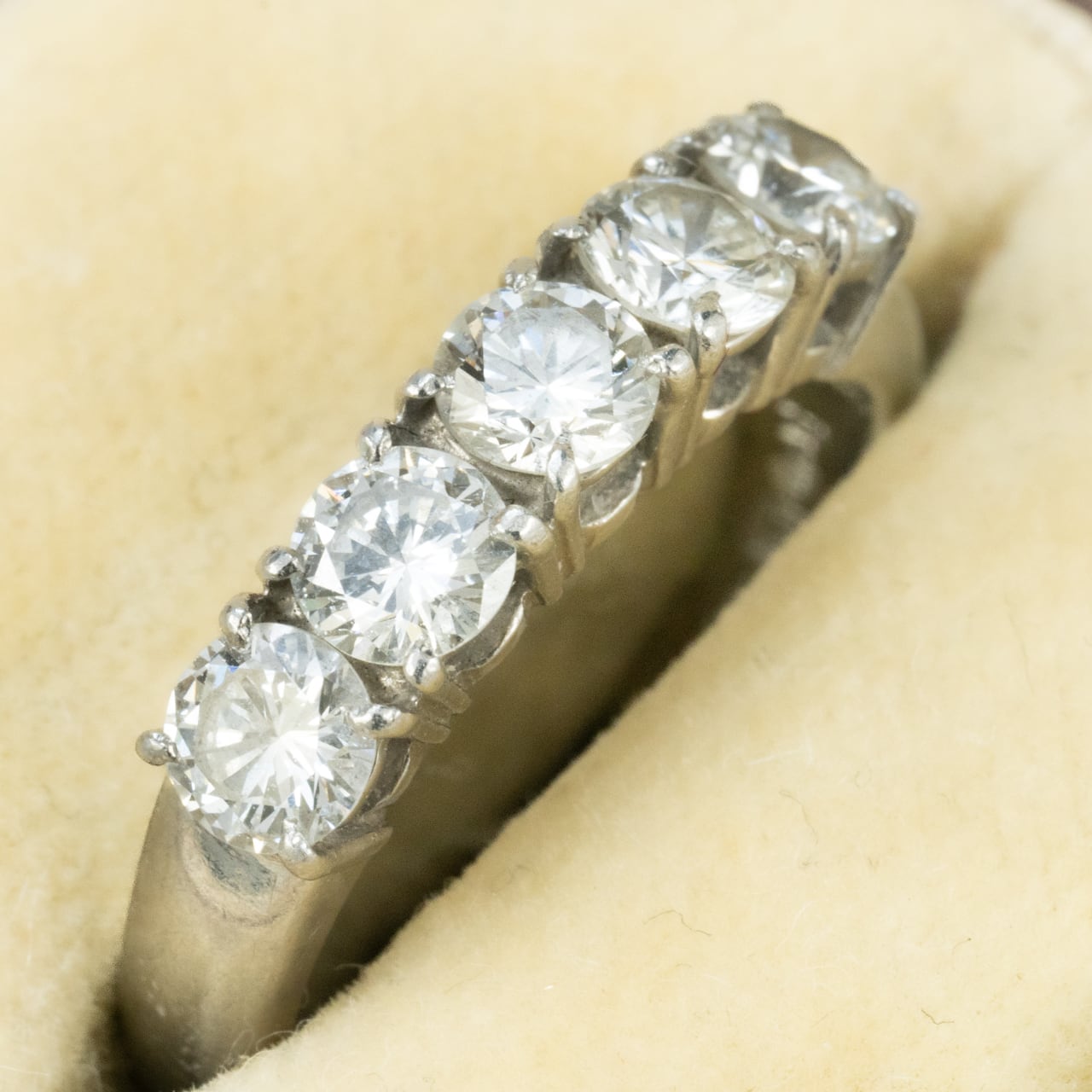 昭和レトロ ダイヤモンド リング 一文字 デザイン ヴィンテージ  Pt900 ５石 1.06ct MR00761