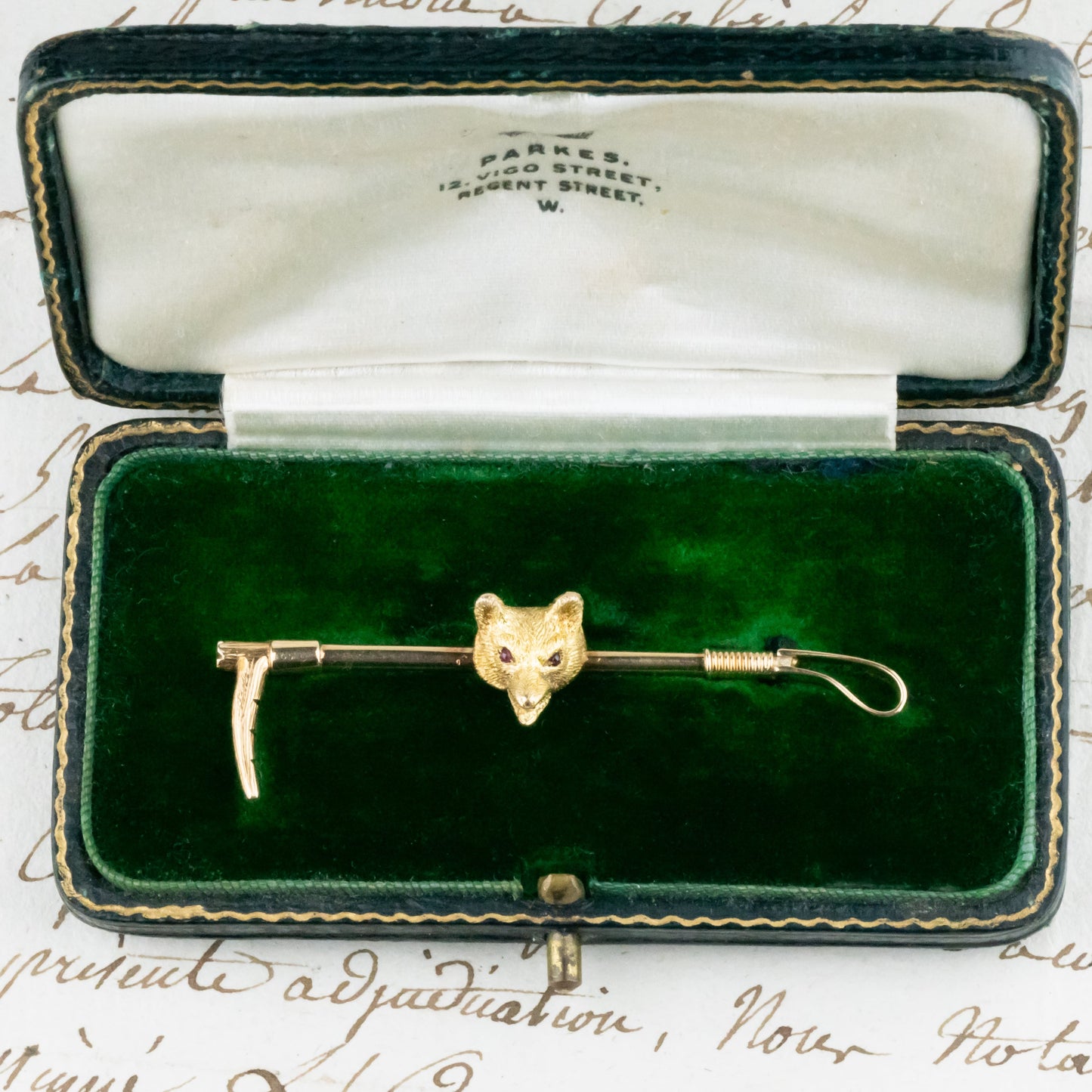 アンティークジュエリー fox brooch  K15イギリス キツネ アンティークブローチ お目目が可愛い ルビーDBR00114
