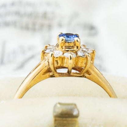 ヴィンテージジュエリー 服部時計店 K18  サファイア 0.17ct  ダイヤモンド 0.2ct クラスター 小花デザイン ゴールド リング 〜楚々とした高原の花のような優しさ〜OKR00245