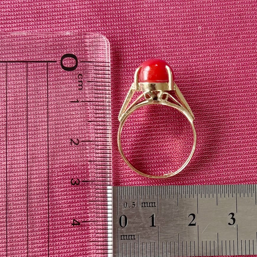 【日本の作品】 K9  昭和レトロ 赤珊瑚（充填なし）リング 〜静かな情熱を秘めた日本の赤〜  OKR00212