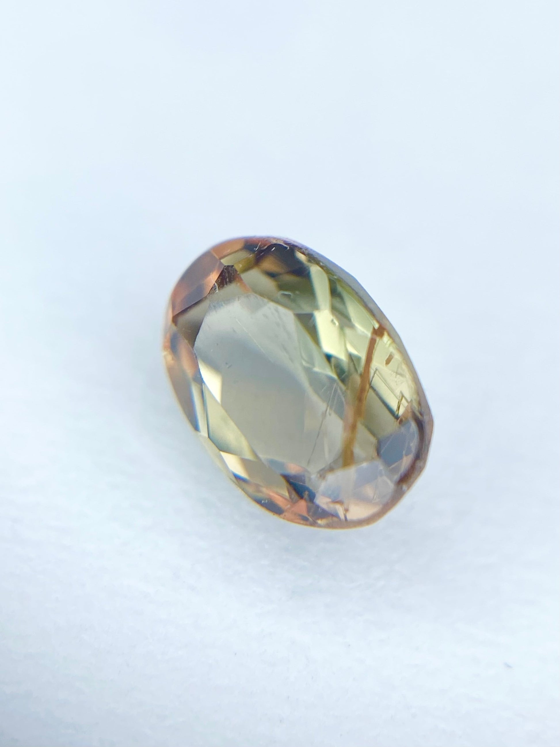 アンダリュサイト 0.707ct ルース 3枚目