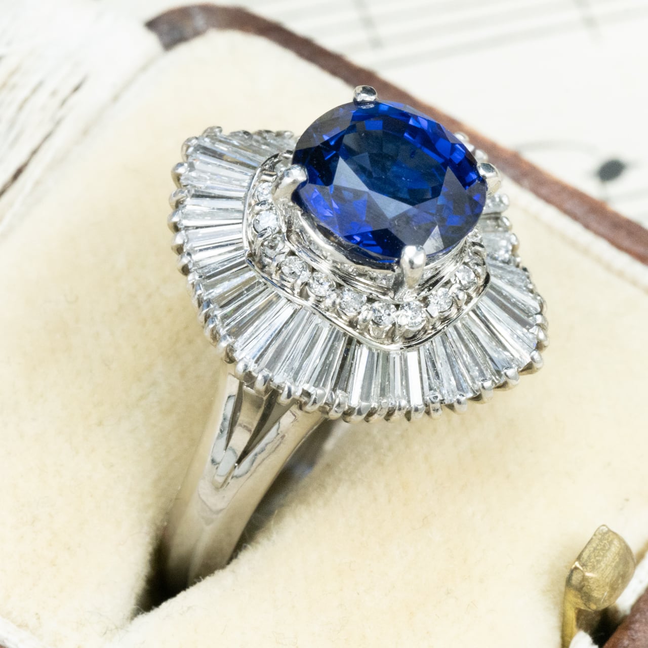 ロイヤルブルーサファイア ダイヤモンド リング Pt900 昭和レトロ ヴィンテージジュエリー 2.671ct D1.23ct サファイヤ 指輪 OKR00193