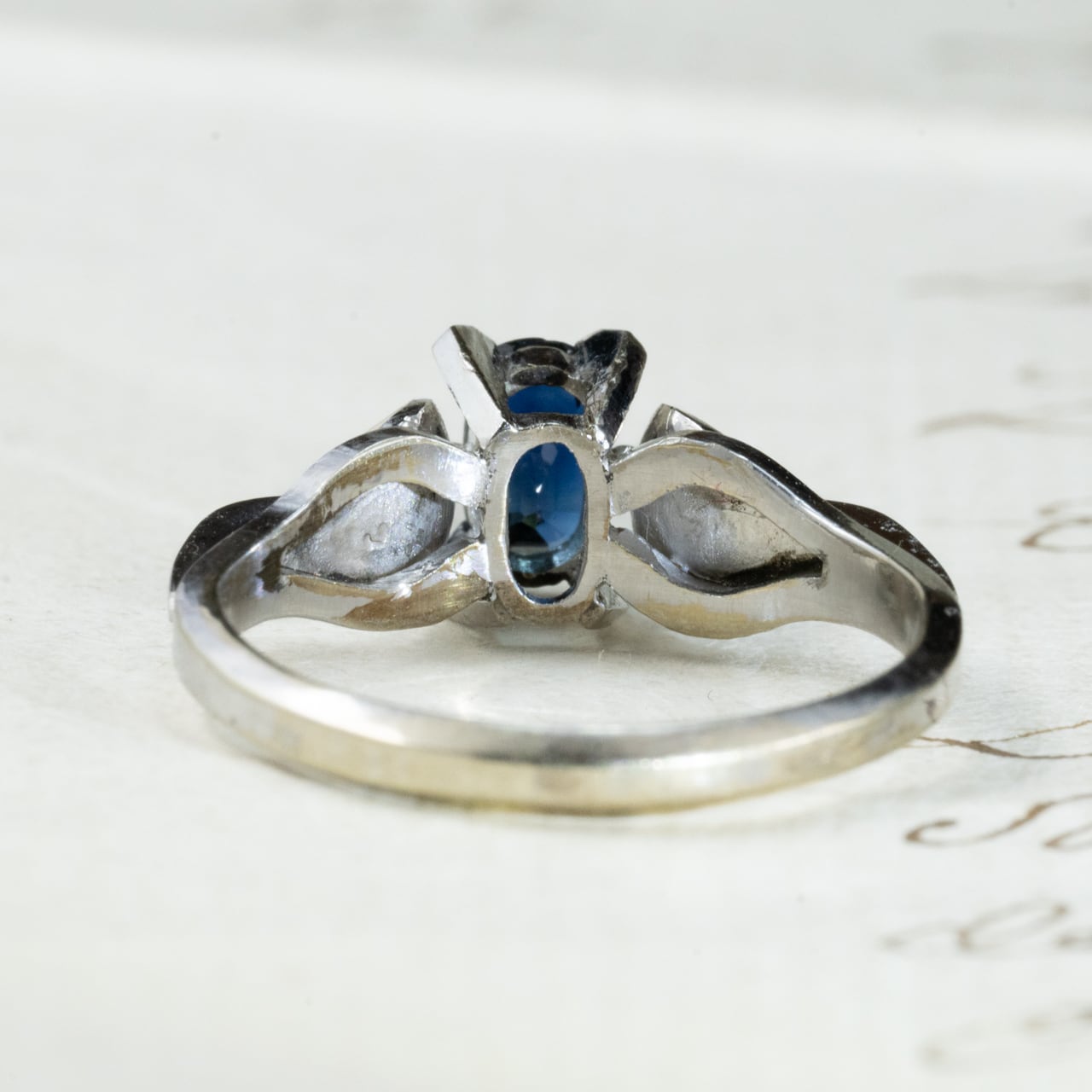昭和ジュエリー サファイアリング 0.52ct K14WG 昭和レトロ 和デコ ヴィンテージ 指輪 青石 クールデザイン MOR00619