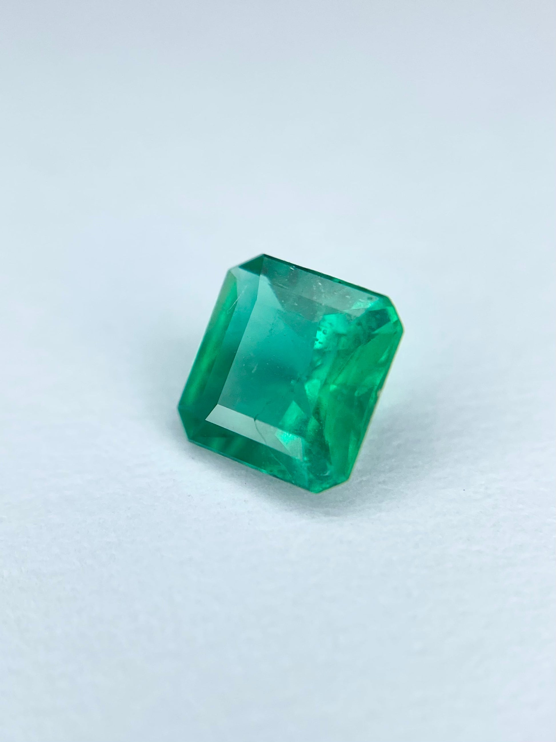 エメラルド 0.375ct ルース 2枚目