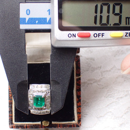 昭和レトロ ヴィンテージジュエリー 透かし 和デコ ザマス デザインリング 指輪 Pt900 エメラルド 0.83ct ダイヤモンド 1.3ct シルバーカラー MOR00699