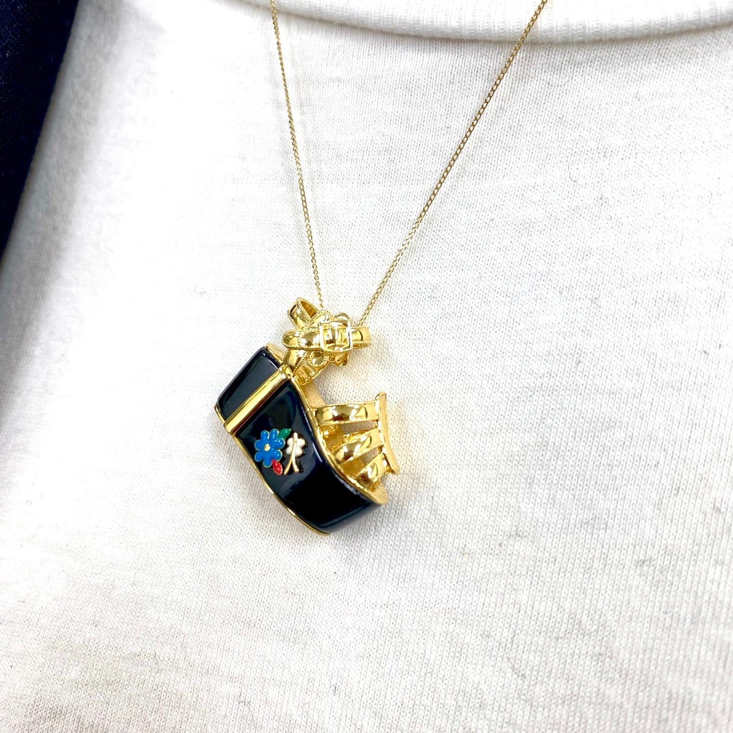 Vintage Salvatore Ferragamo Jewels Miniature Preziose Butterfly Necklace （サルヴァトーレ・フェラガモ ジュエルズ ミニチュア・プレツィオーゼ バタフライ ペンダントトップ K18 ヴィンテージ イエロー ゴールドジュエリー オニキス MOP00285