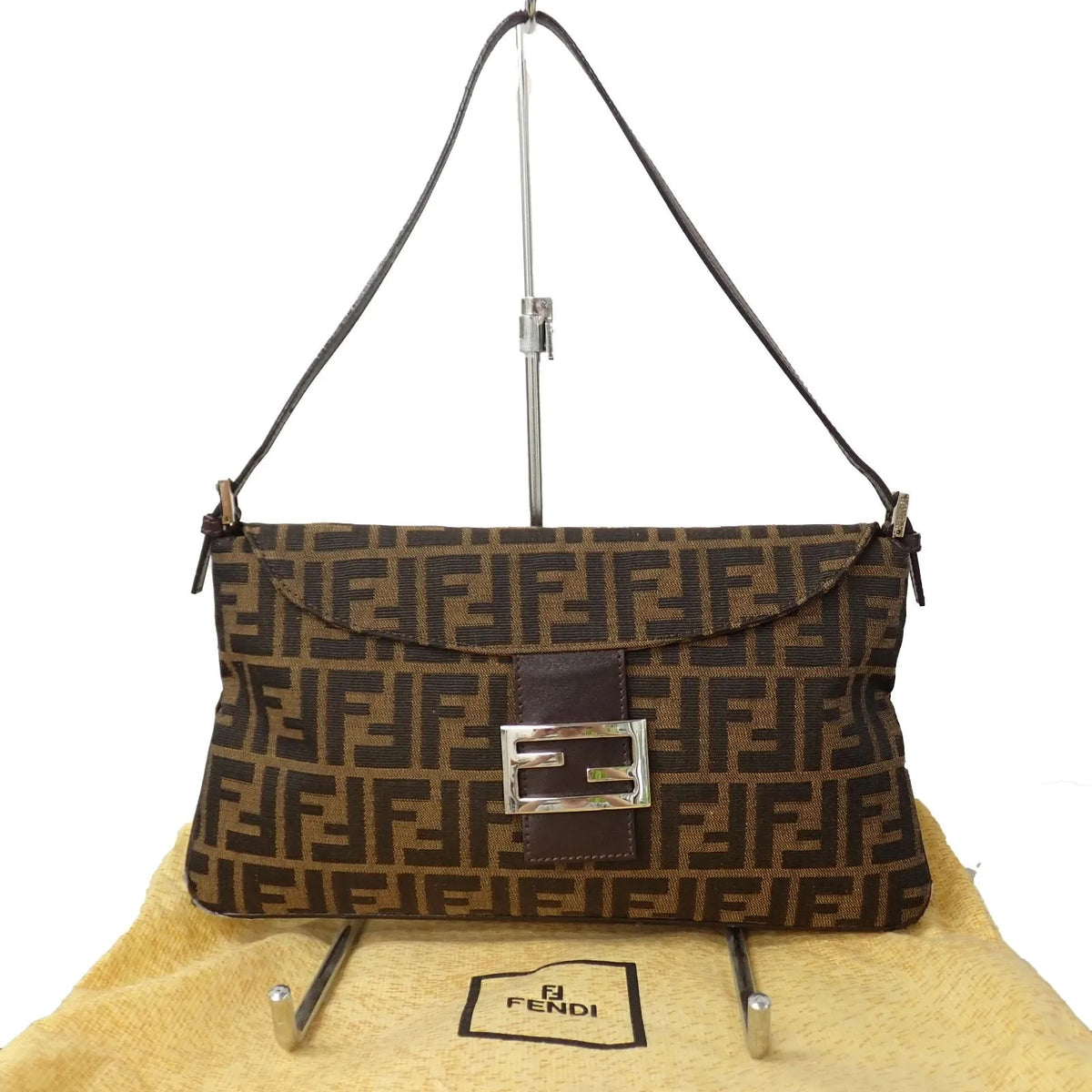 fendi-zucca-nylon-leather-mamma-baguet-2