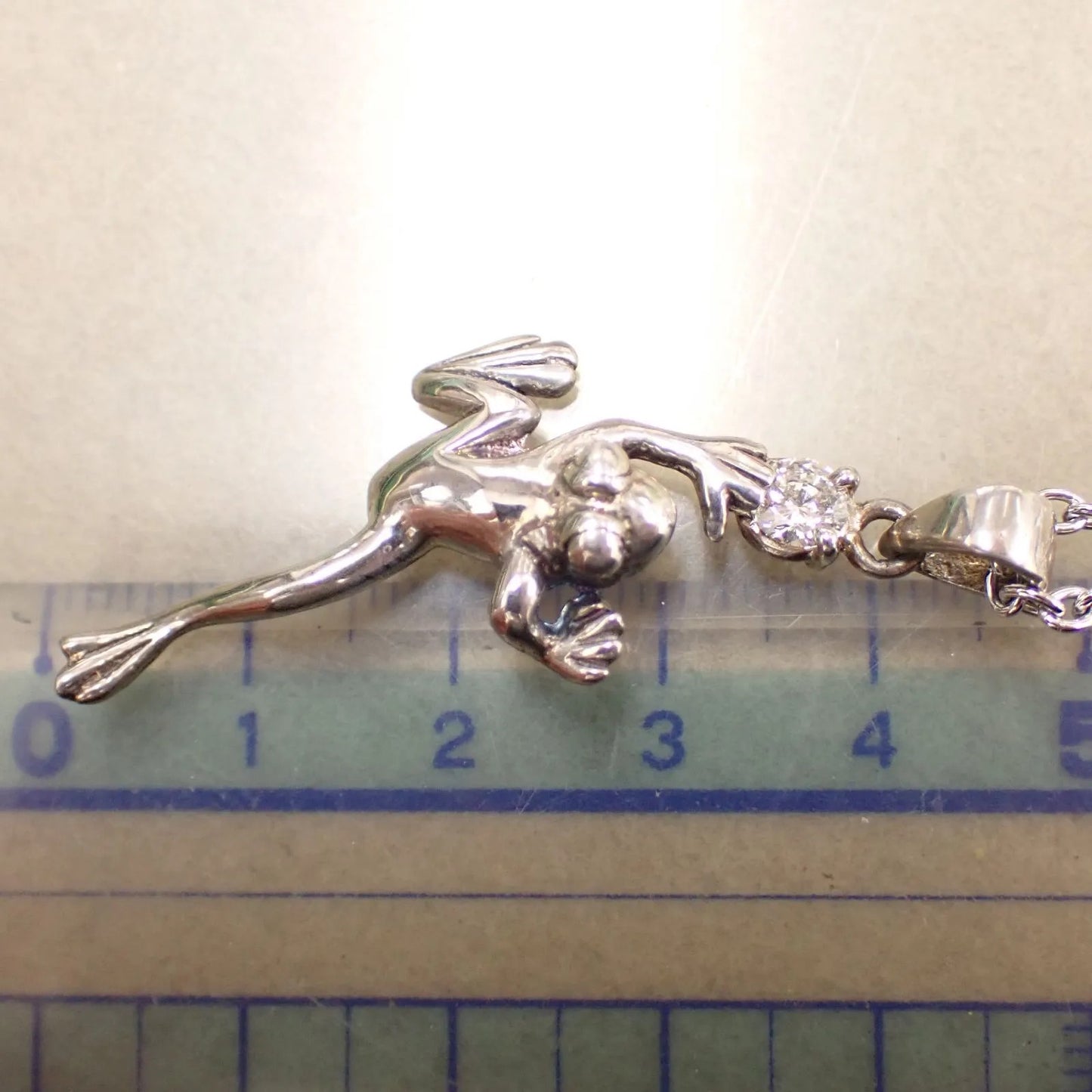 frog-motif-diamond-long-necklace-9