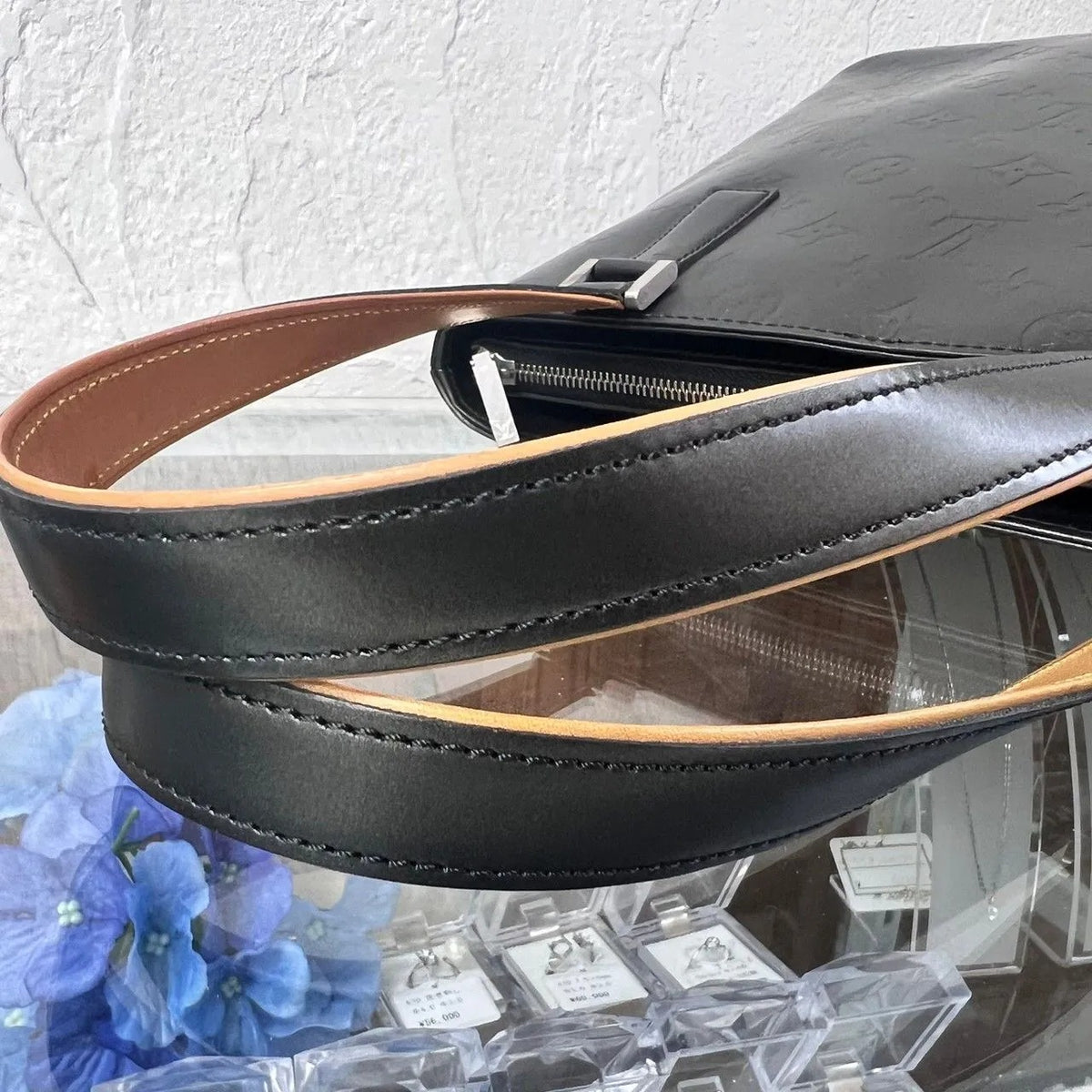 louis-vuitton-monogram-stockton-tote-bag-metallic-black-7