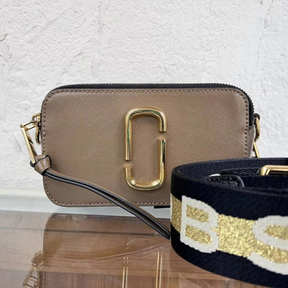 marc-jacobs-the-snapshot-camera-bag-1
