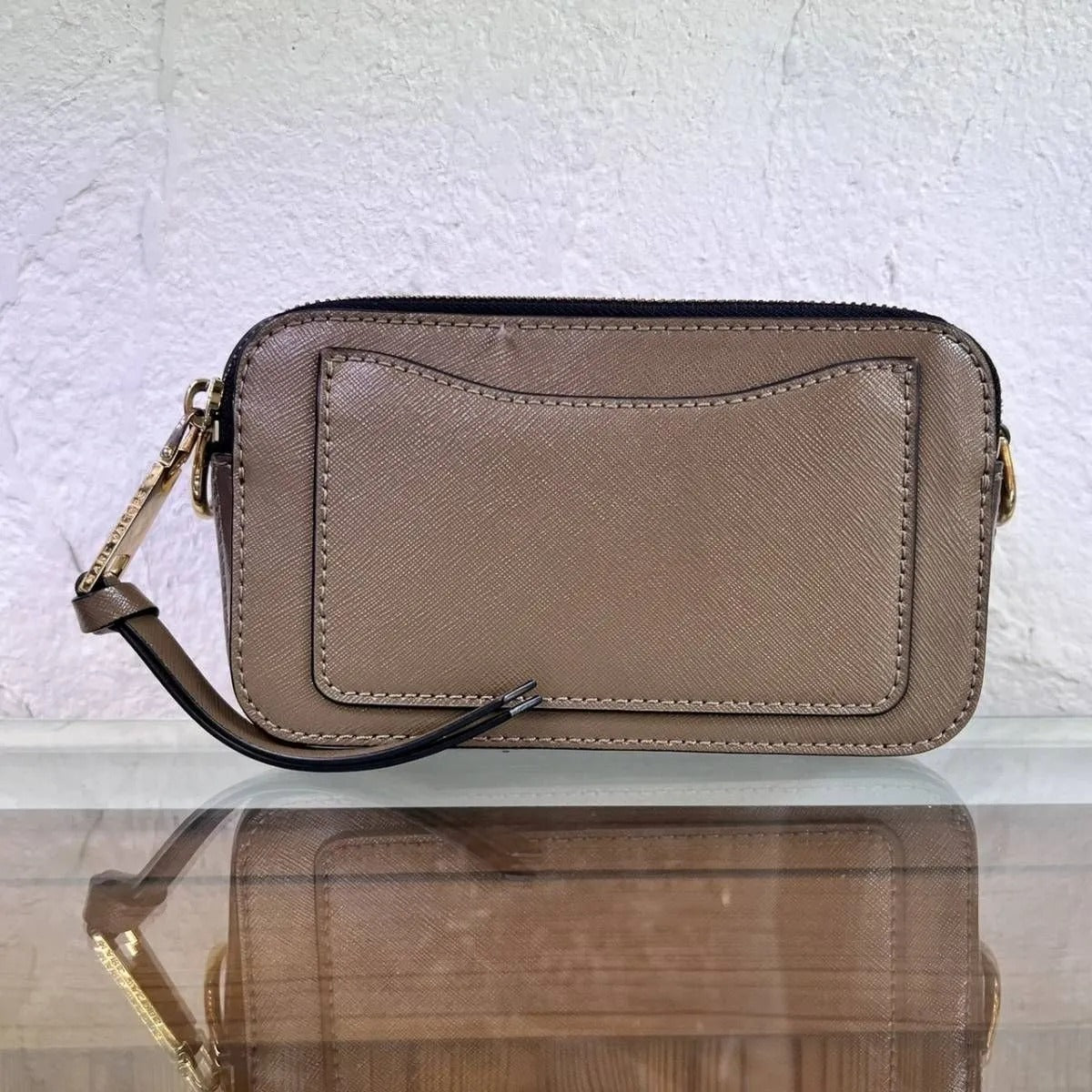 marc-jacobs-the-snapshot-camera-bag-4