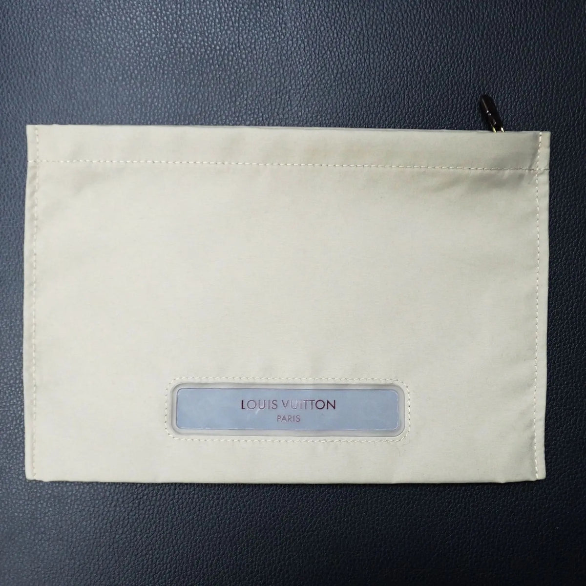 louis-vuitton-m47835-nylon-pouch-set-3