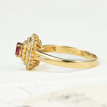 K18 ルビー0.20ct ダイヤモンド0.30ct リング｜二重のハローが囲むクラシックなクラスターデザイン MOR00709