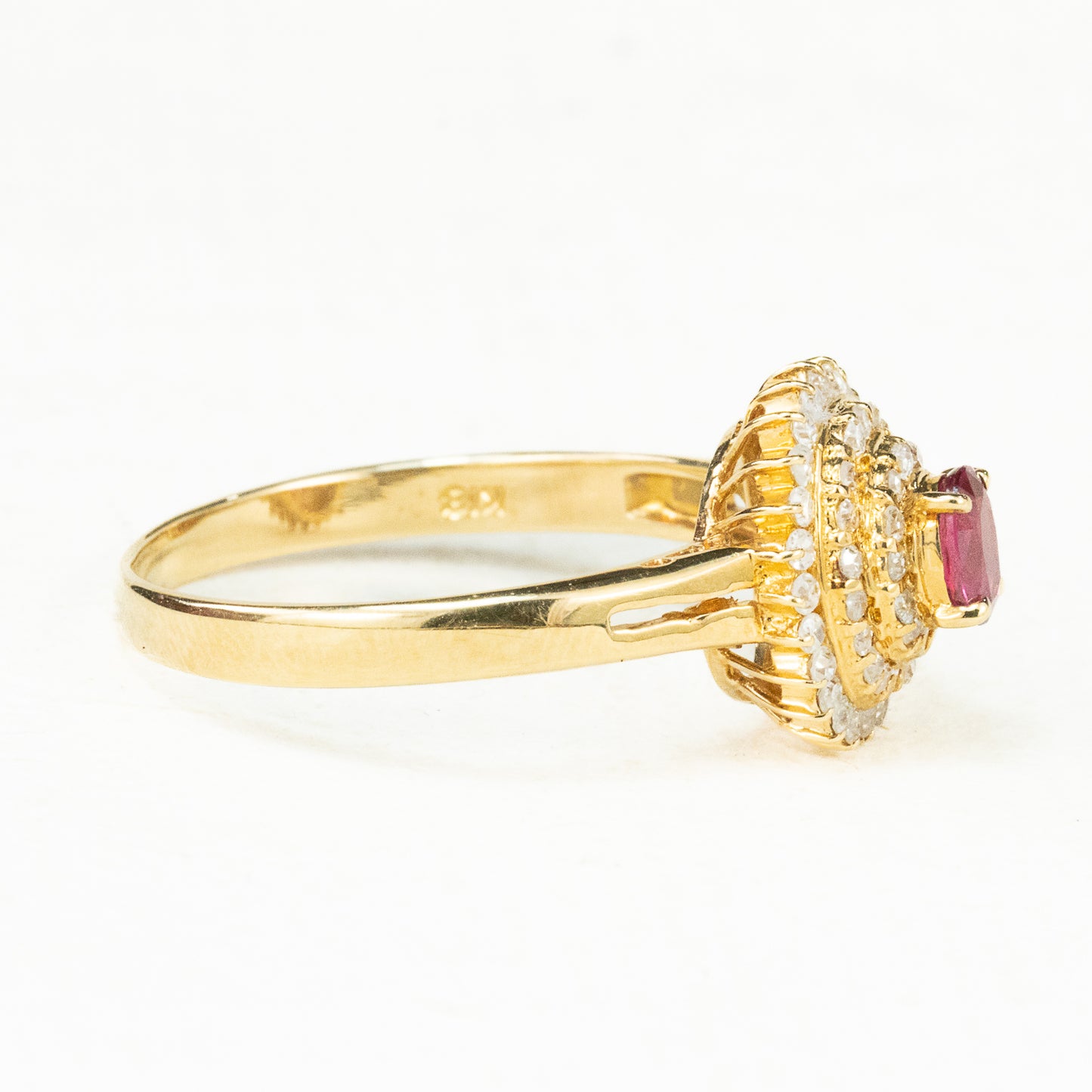 K18 ルビー0.20ct ダイヤモンド0.30ct リング｜二重のハローが囲むクラシックなクラスターデザイン MOR00709