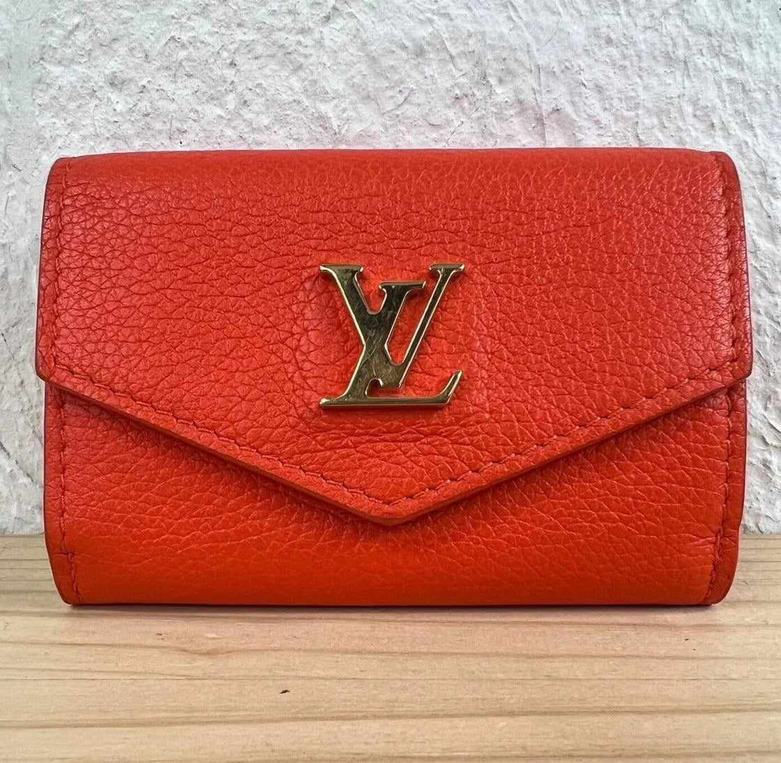louis-vuitton-portefeuille-lockmini-wallet-m67860-2