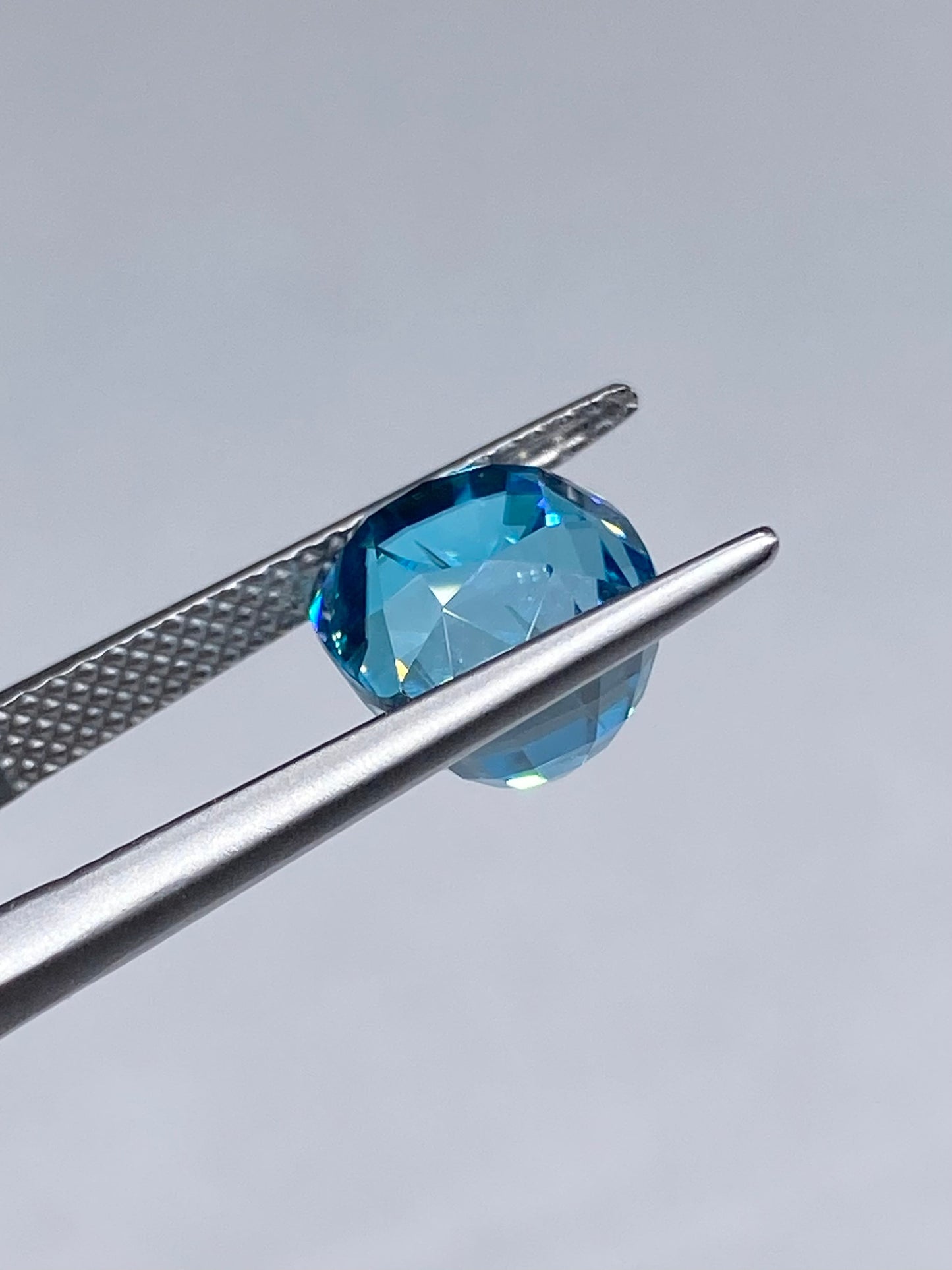 ブルージルコン 7.26ct ルース 3枚目