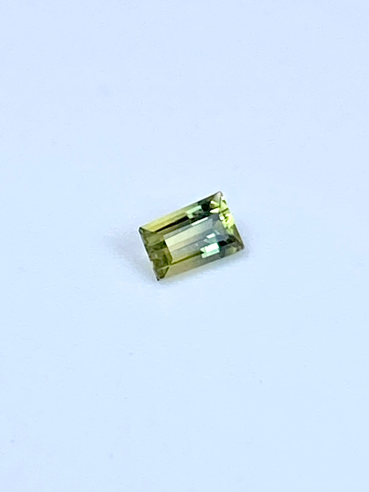 バイカラーサファイア 0.135ct ルース