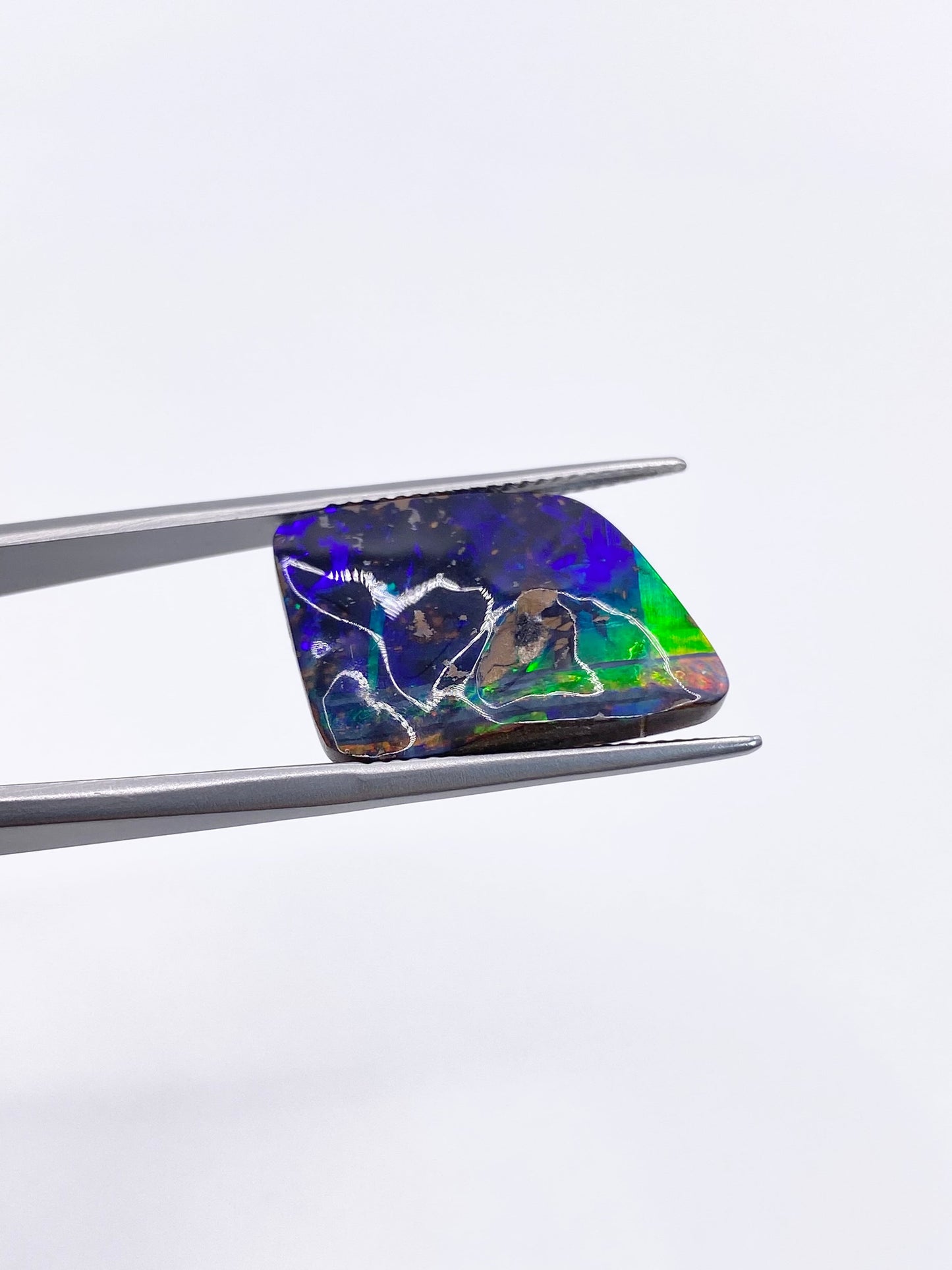 【夏季全体SALE（ルース）~8/11】《夜明け前の水平線》ボルダーオパール 13.18ct ルース