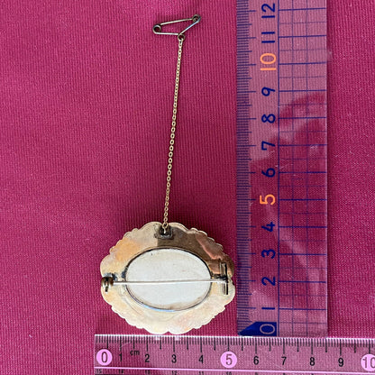 アンティークジュエリー アンティークブローチ  ストーンカメオ  K10 シードパール エナメル 28.0g 昔の職人の技術が詰まった美しい作品 MOBR00032