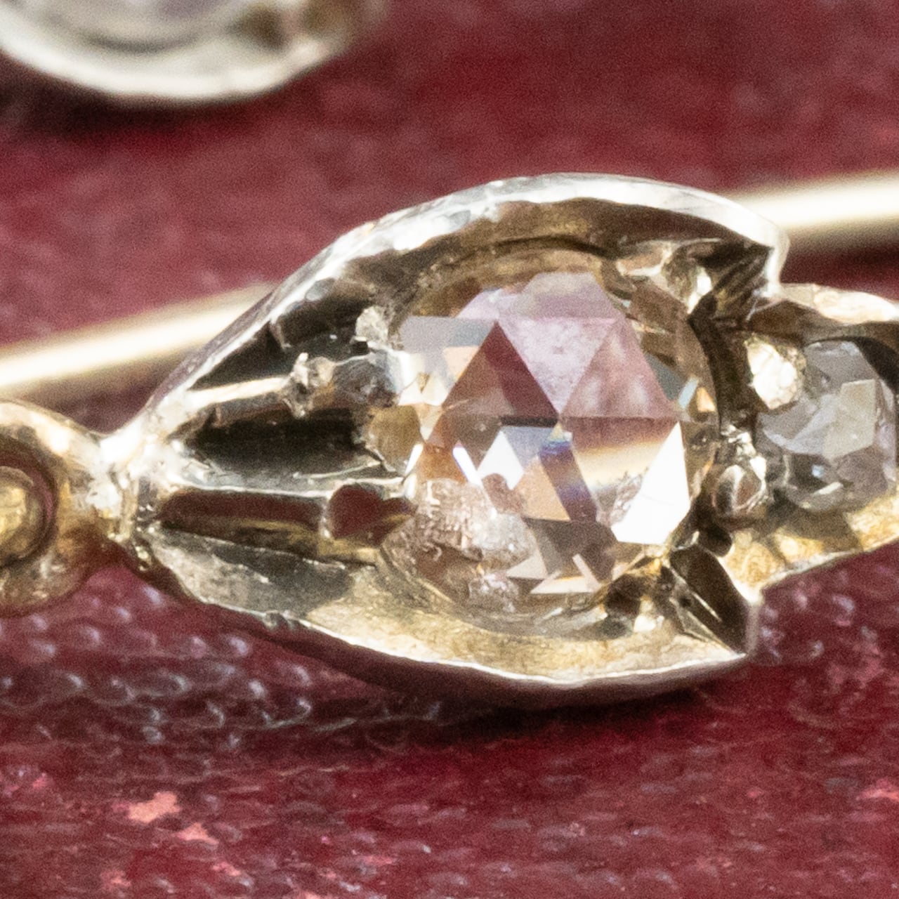 アンティークジュエリー イギリス ジョージアンピアス  ガーネット ローズカットダイヤモンド  DE00044