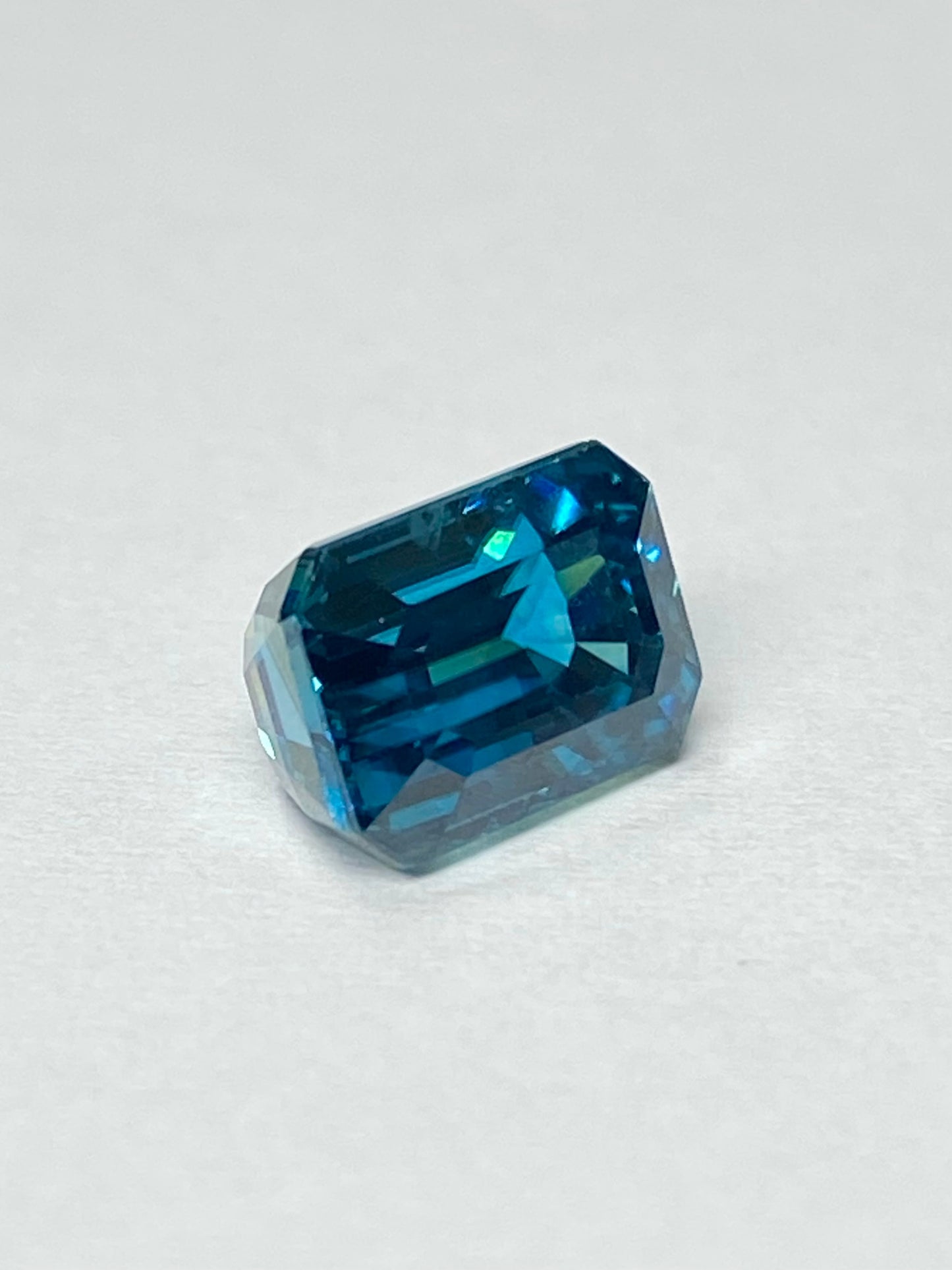 ブルージルコン 4.88ct ルース 3枚目