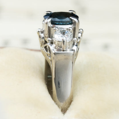 Pt900 天然サファイア 2.47ct × ダイヤモンド  昭和レトロ リング｜3ストーン 透かし細工  ゴージャス ヴィンテージジュエリー 9.5号｜DaisyRing OKR00228