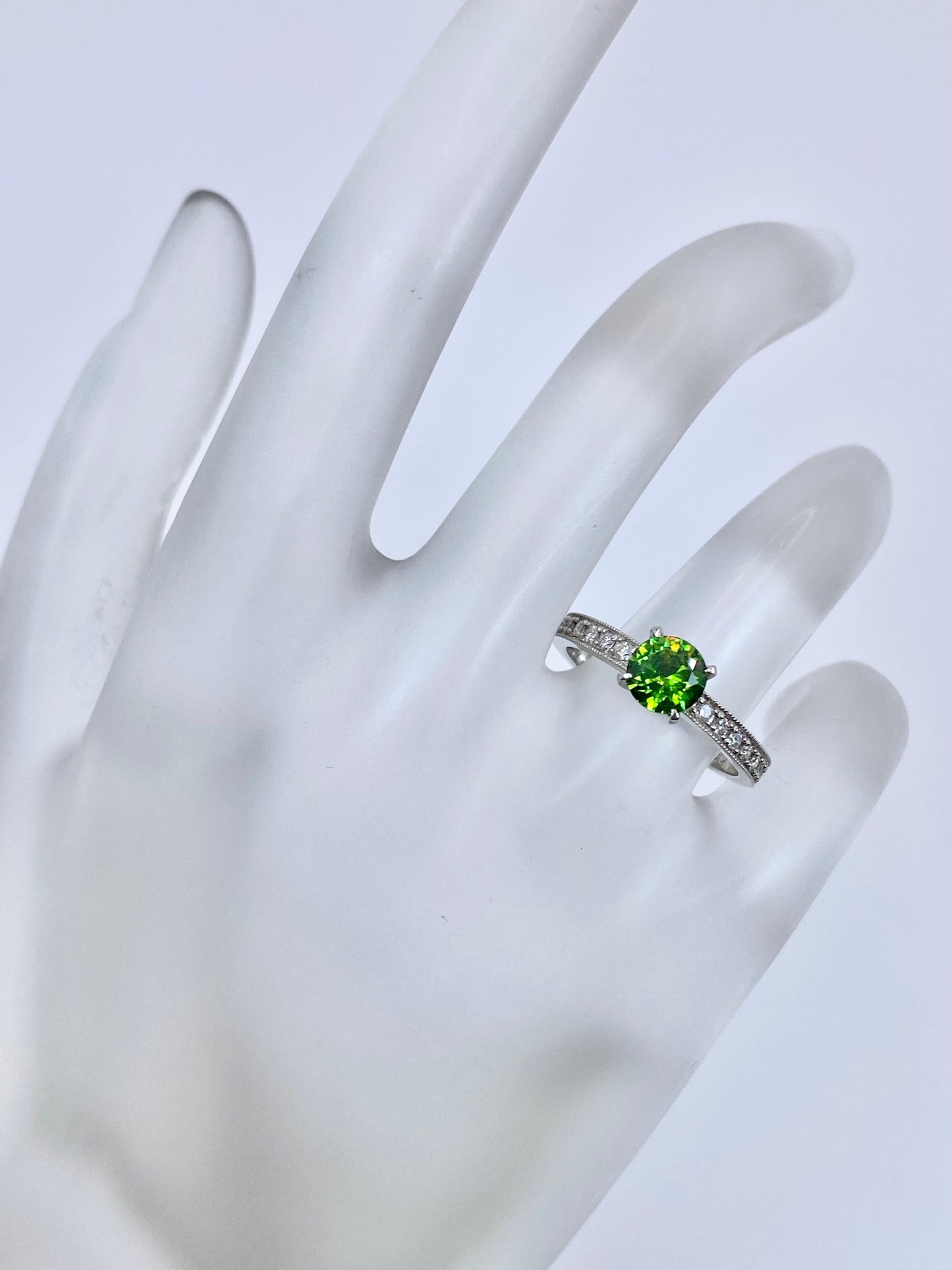 デマントイドガーネット 0.80ct / ダイヤモンド 計0.16ct Pt950 リング 11号【リフレッシュメント(新品仕上げ・補修・洗浄等済)】【3日以内返品可（※カード/キャリア決済の場合）】