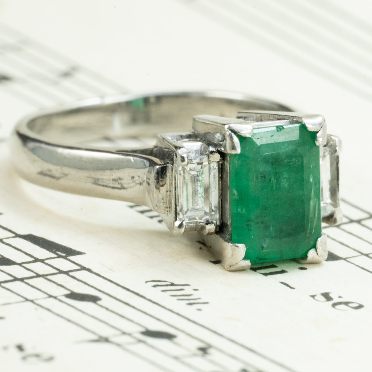 昭和ジュエリー エメラルド ダイヤモンド リング Pt900 1.01ct ヴィンテージ 昭和レトロ 透かしデザイン プラチナ 指輪 MR00777