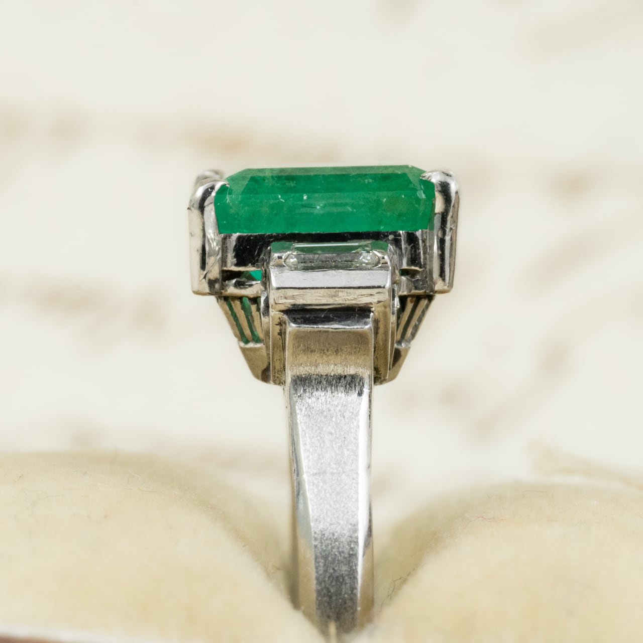 エメラルド ダイヤモンド リング 昭和レトロ スクエアフォルム バケットカット ヴィンテージ リング CHR02037