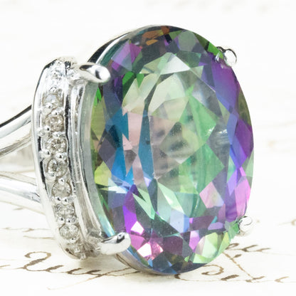 ヴィンテージジュエリー シルバーカラー ホワイトゴールド  K18WG ミスティックトパーズ 11.695ct  ダイヤモンド 0.10ct  OKR00248