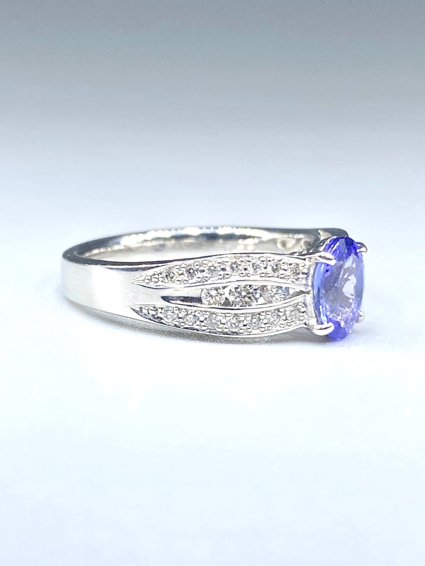 タンザナイト 0.84ct / ダイヤモンド 計0.27ct Pt950 リング 11.5号リフレッシュメント新品仕上げ・補修・洗浄等済3日以内返品可※カード/キャリア決済の場合動画リンク　Twitt 7枚目