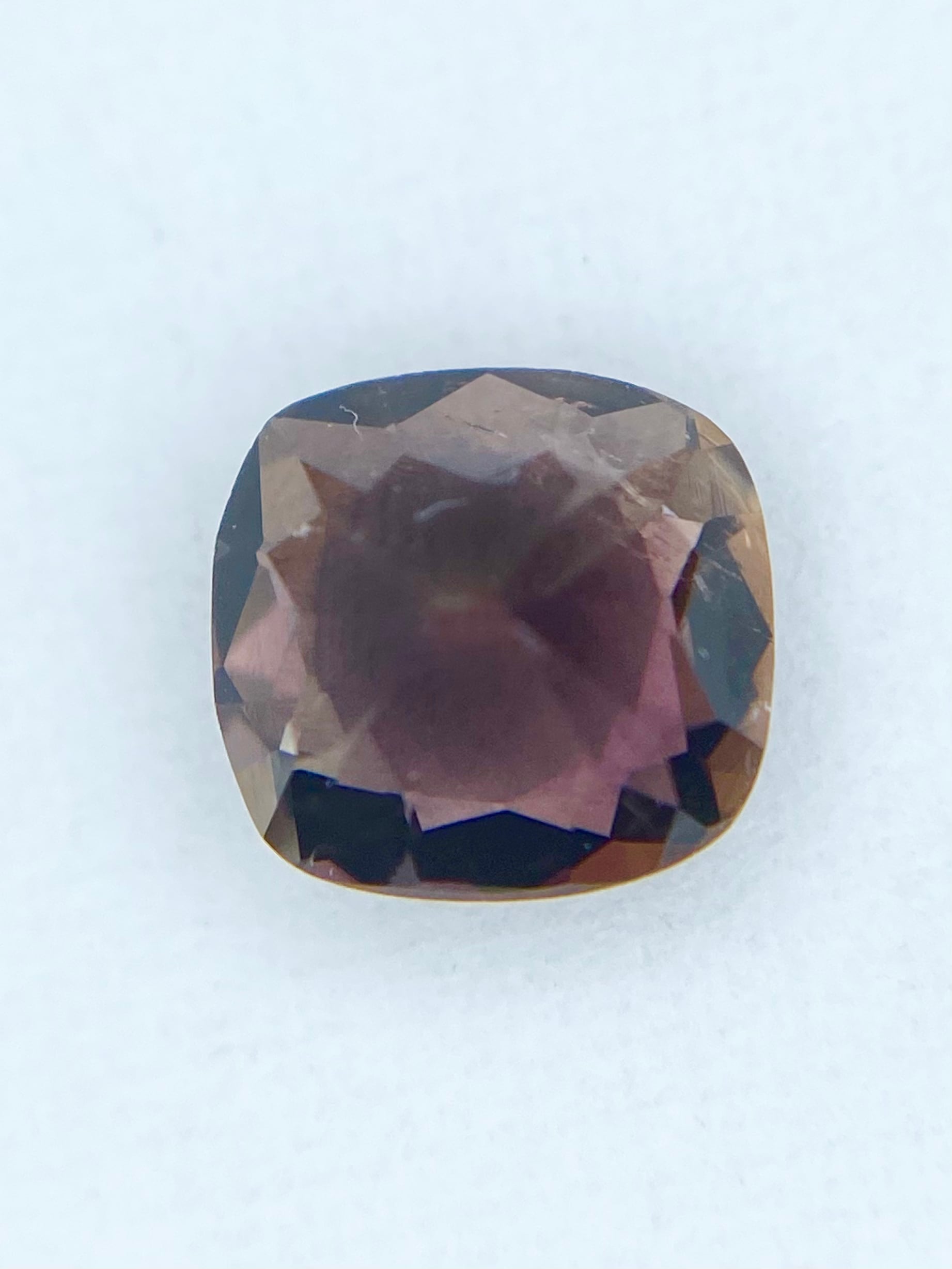 アキシナイト 0.68ct ルース 6枚目