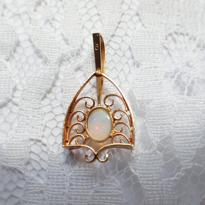 ヴィンテージ ジュエリー レトロ フィリグリー 透かしデザイン K18 オパール ゴールド ペンダントトップ チャーム 〜MON00306
