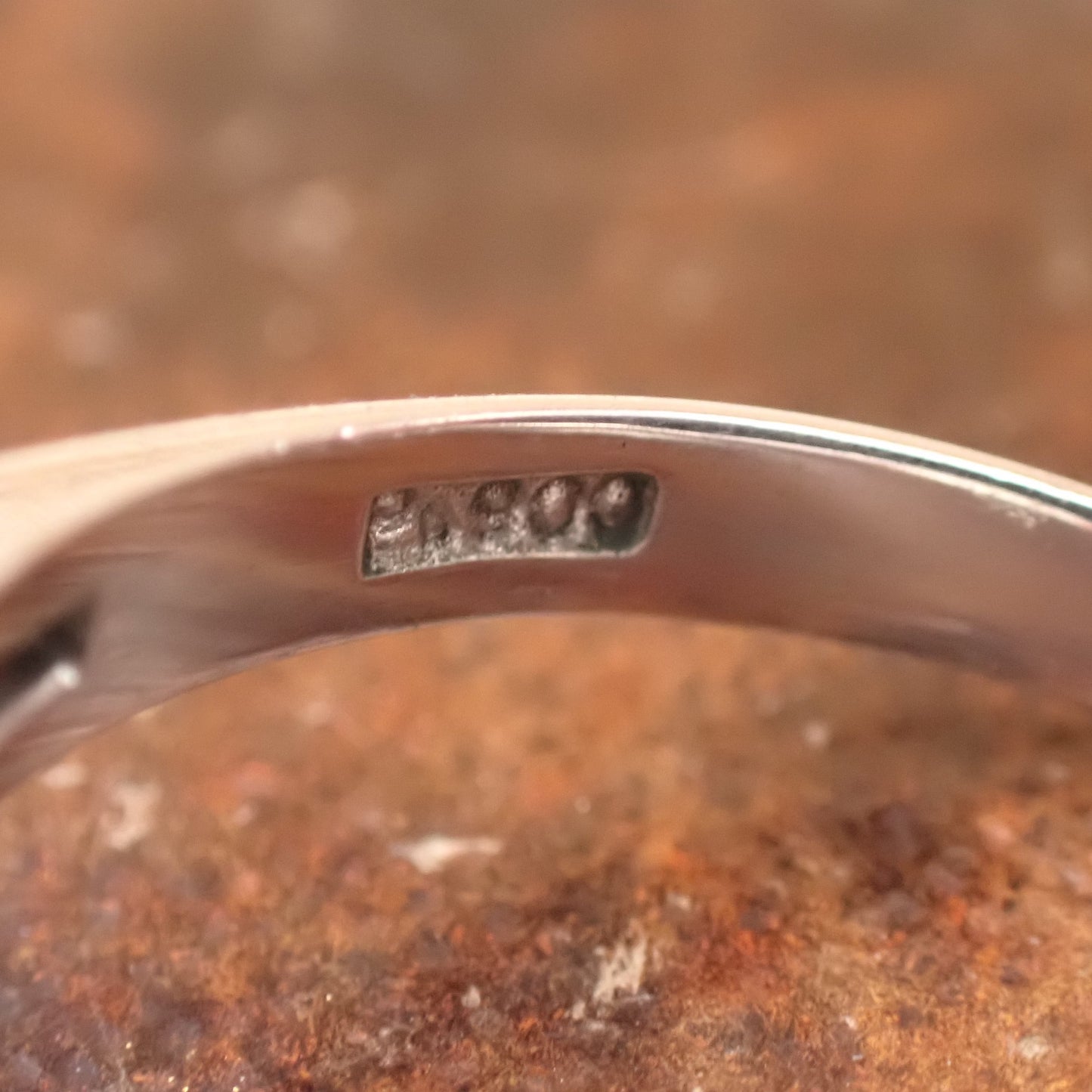 昭和レトロ ヴィンテージジュエリー 透かし 和デコ ザマス デザインリング 指輪 Pt900 エメラルド 0.83ct ダイヤモンド 1.3ct シルバーカラー MOR00699