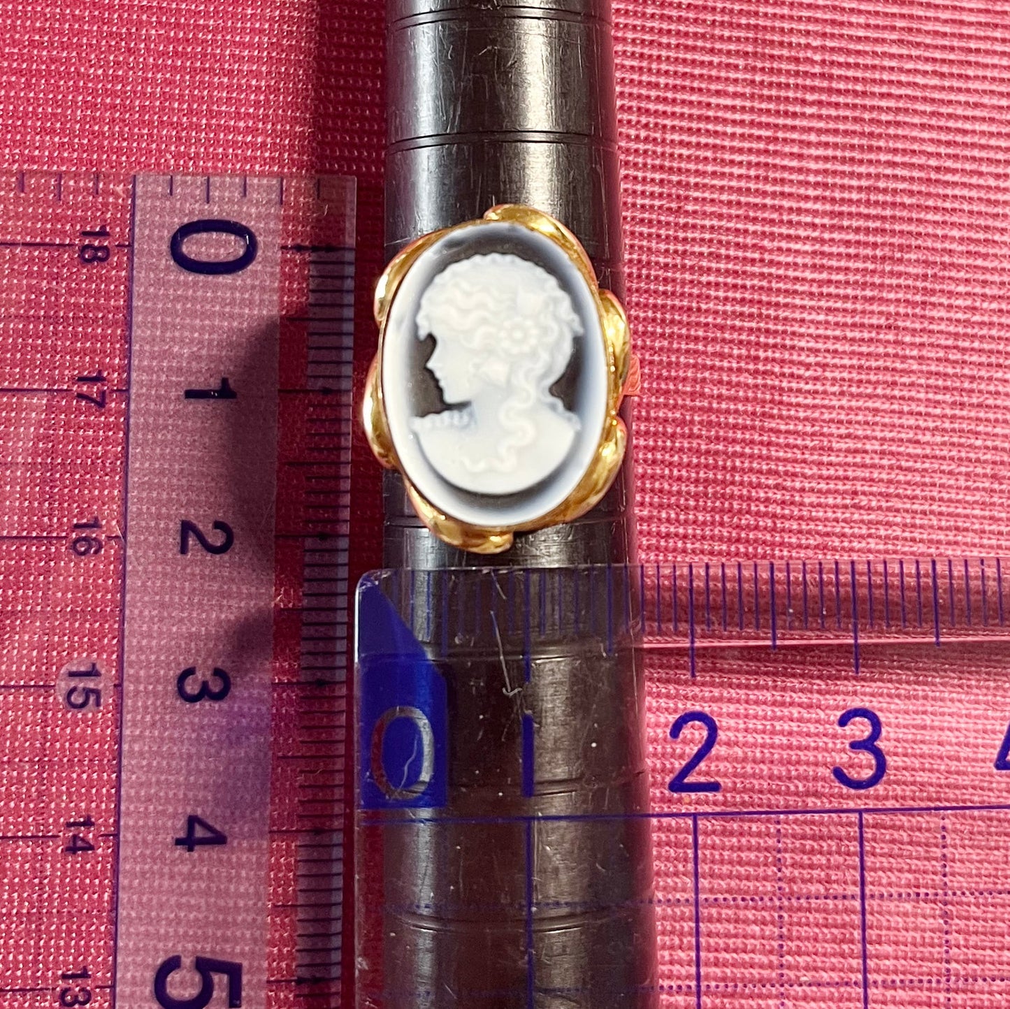 【日本の作品】 K18 ブルーカメオ 〜夏の記憶を閉じ込めたような碧と白の詩〜  MOR00573