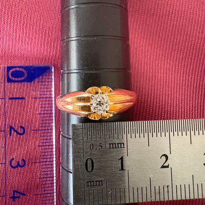 イギリスアンティーク ジュエリー K18 オールドマインカットダイヤモンド 約0.5ct ベルチャーセッティング 1905年製 バーミンガム 彫り装飾 ゴールド リング DR00776  Daisy Ring