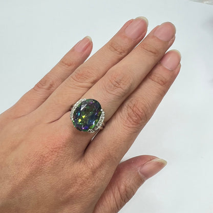 ヴィンテージジュエリー シルバーカラー ホワイトゴールド  K18WG ミスティックトパーズ 11.695ct  ダイヤモンド 0.10ct  OKR00248
